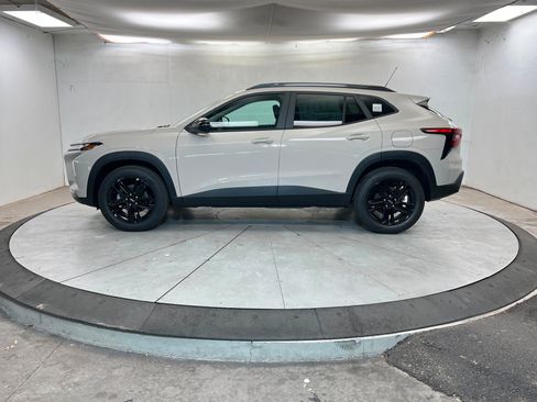 New 2026 Chevrolet Trax ACTIV w/ Sunroof Package image 2