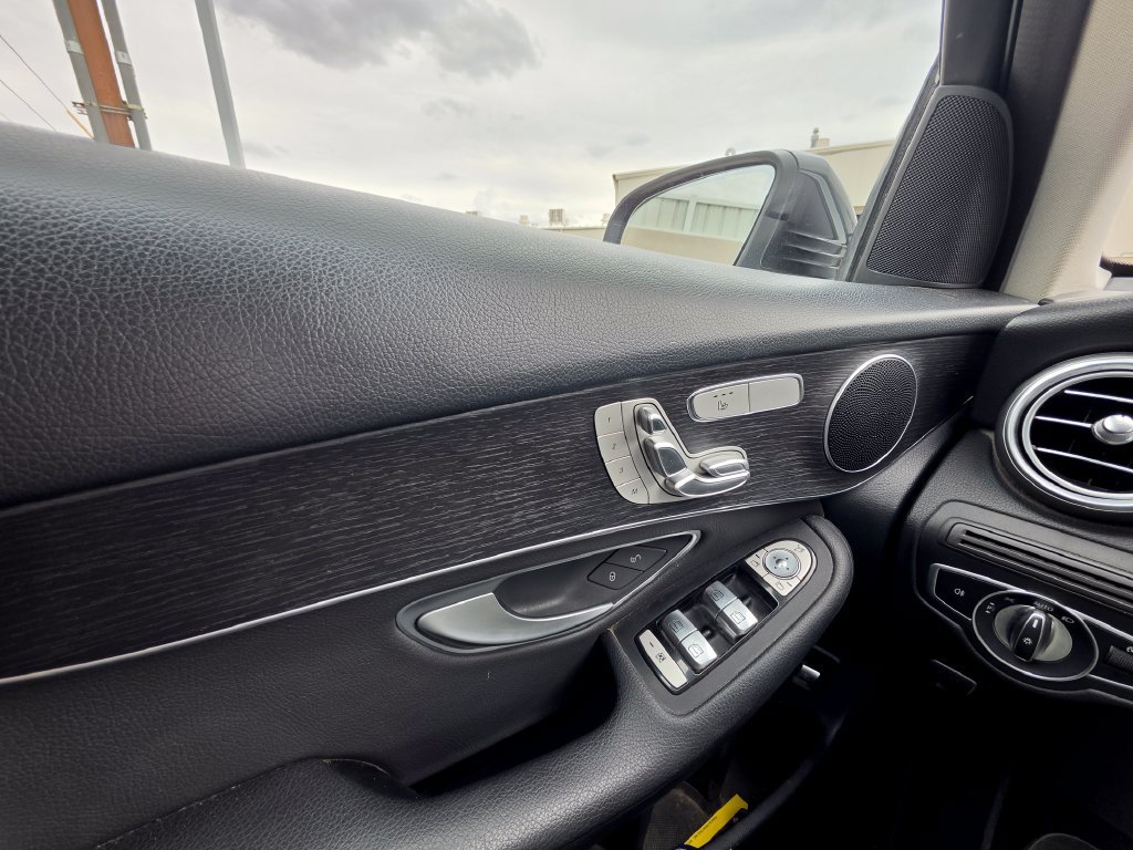 Used 2022 Mercedes-Benz GLC 300 image 13