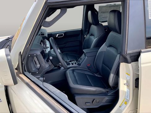 New 2026 Ford Bronco Outer Banks AWD/4WD image 9