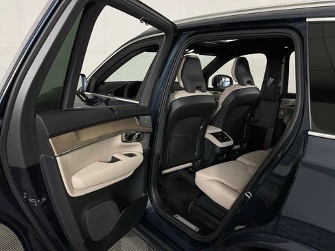 Certified 2025 Volvo XC90 B6 Ultra w/ Protection Package Premier AWD/4WD image 35