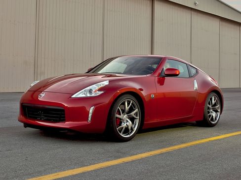 Used 2014 Nissan 370Z Coupe RWD image 1