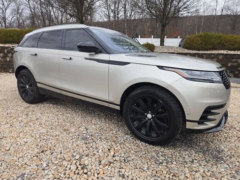 Used 2018 Land Rover Range Rover Velar R-Dynamic SE image 3