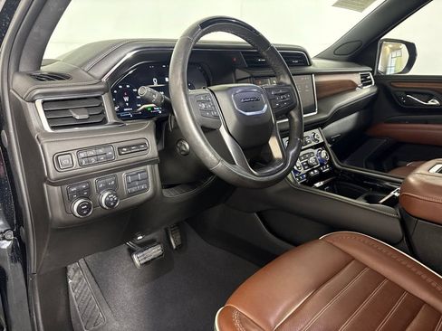 Used 2023 GMC Yukon XL Denali Ultimate AWD/4WD image 23