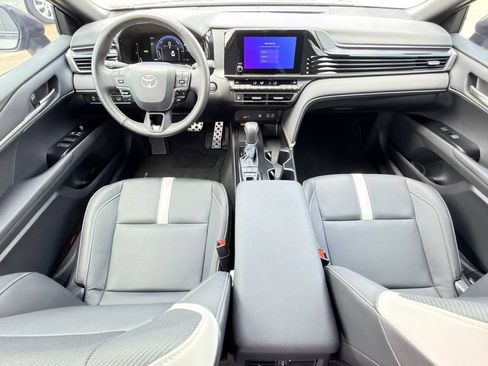 Used 2026 Toyota Camry SE FWD image 13