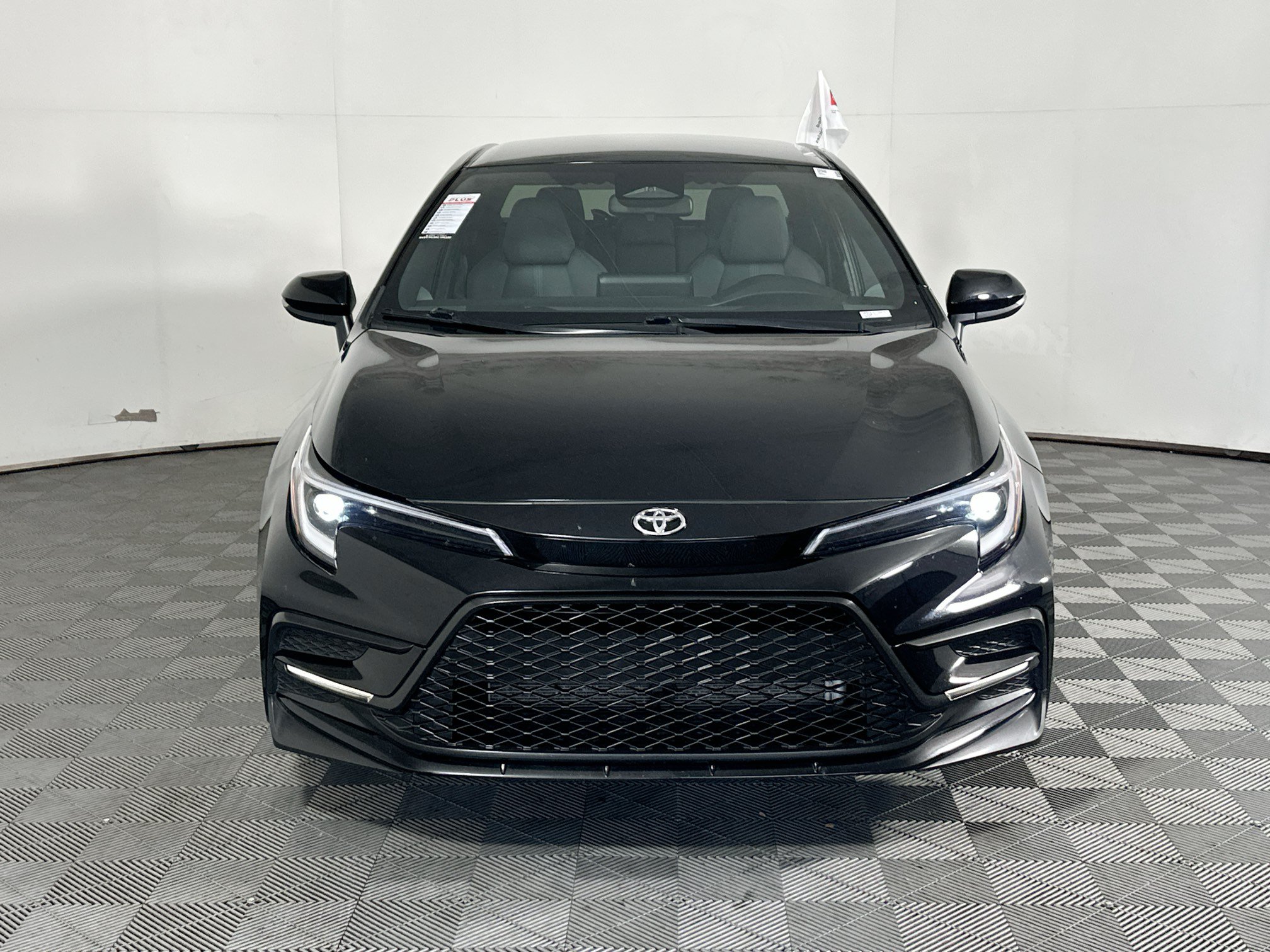Used 2025 Toyota Corolla SE FWD image 8