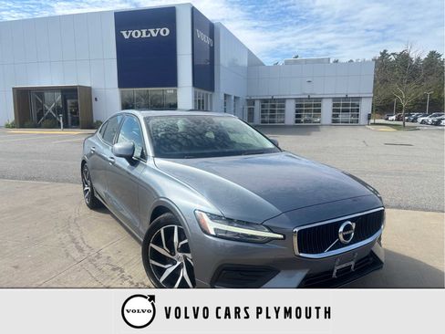 Used 2020 Volvo S60 T5 Momentum FWD image 1