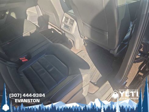 Used 2022 Volkswagen Atlas SEL Premium image 19