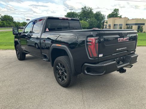 Used 2025 GMC Sierra 2500 AT4 w/ AT4 Preferred Package AWD/4WD image 5