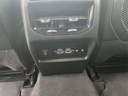 Certified 2023 Jeep Grand Cherokee Limited image 16