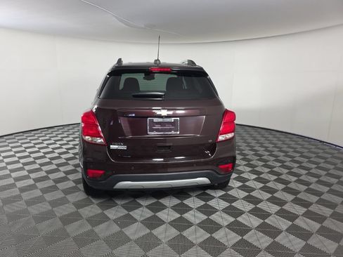 Used 2020 Chevrolet Trax LT w/ Driver Confidence Package FWD image 4
