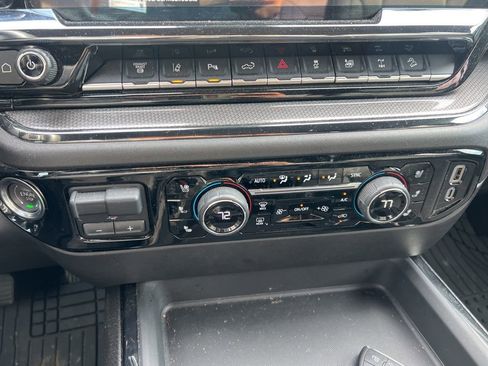 Used 2024 Chevrolet Silverado 2500 ZR2 w/ Technology Package image 31