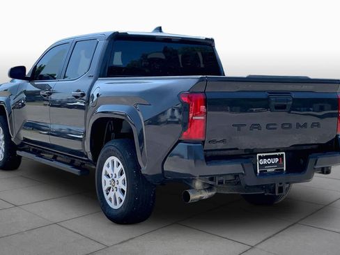 Used 2025 Toyota Tacoma SR5 AWD/4WD image 11