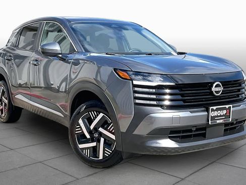 Used 2025 Nissan Kicks SV FWD image 3