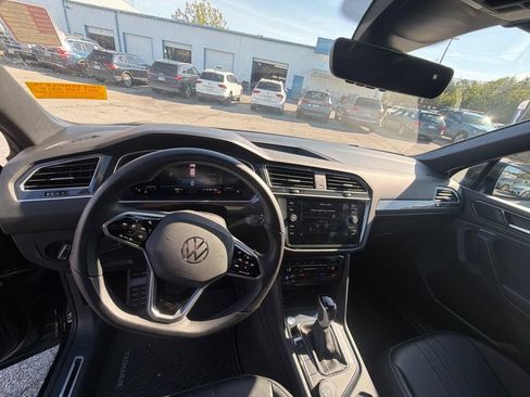 Used 2024 Volkswagen Tiguan SE R-Line AWD/4WD image 16