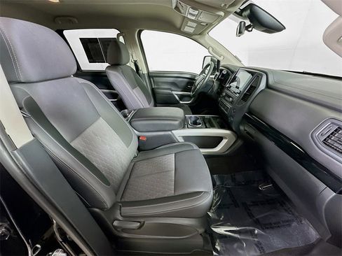 Used 2024 Nissan Titan SV w/ SV Convenience Package image 12