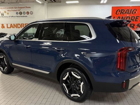 Used 2025 Kia Telluride S FWD image 17