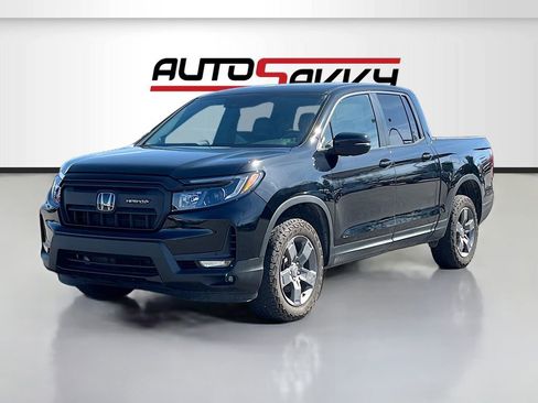 Used 2025 Honda Ridgeline TrailSport image 3