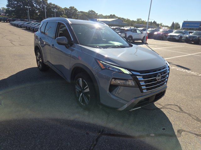 Used 2026 Nissan Rogue SL AWD/4WD image 3