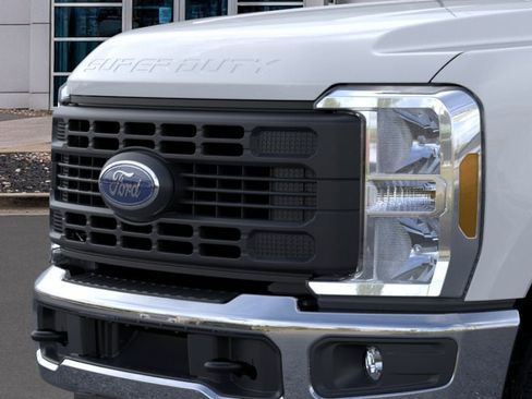 New 2026 Ford F250 XL AWD/4WD image 17