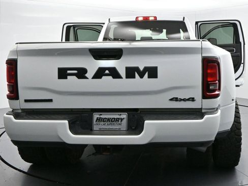 Used 2025 RAM 3500 Big Horn AWD/4WD image 35