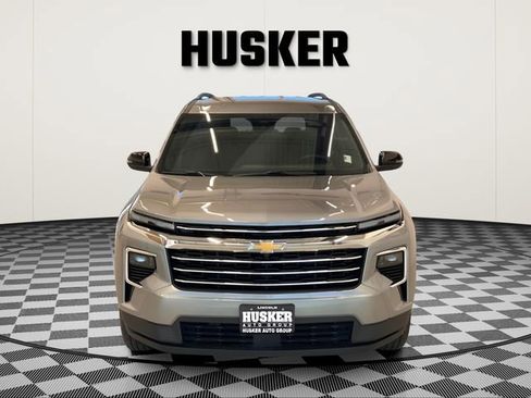 Used 2025 Chevrolet Traverse LT AWD/4WD image 3