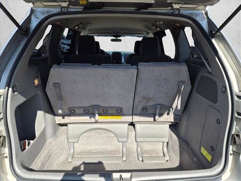 Used 2010 Toyota Sienna LE FWD image 7