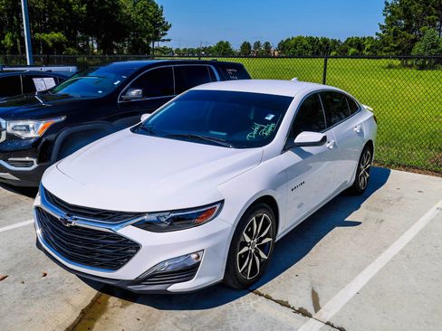 Used 2022 Chevrolet Malibu RS FWD image 1