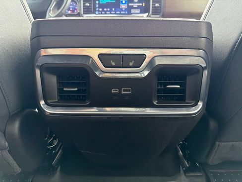 Used 2025 Chevrolet Silverado 1500 High Country w/ High Country Premium Package AWD/4WD image 20
