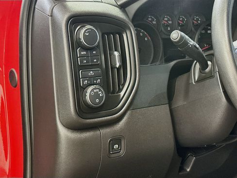 Used 2024 Chevrolet Silverado 1500 Custom Trail Boss w/ Dark Appearance Package AWD/4WD image 17