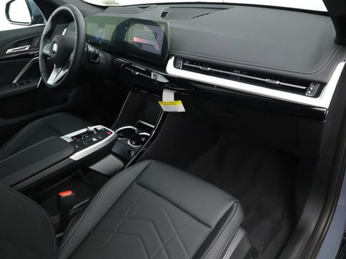 Used 2025 BMW X1 xDrive28i w/ Technology Package image 19