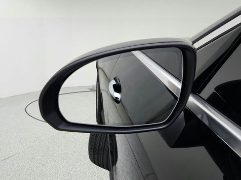 Used 2023 Mercedes-Benz GLC 300 4MATIC image 35