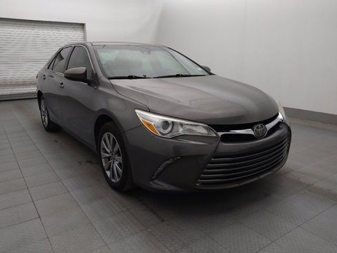Used 2017 Toyota Camry XLE w/ Moonroof Package image 13