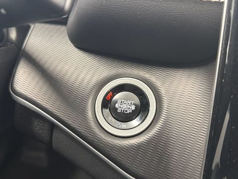 Certified 2024 Jeep Grand Cherokee Altitude AWD/4WD image 28