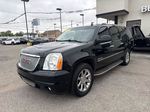 Used 2013 GMC Yukon XL Denali image 2