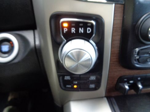 Used 2014 RAM 1500 Laramie w/ Convenience Group image 24