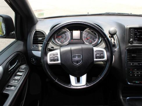 Used 2019 Dodge Grand Caravan GT FWD image 13
