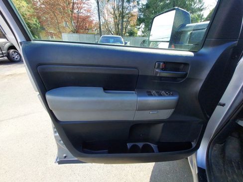Used 2012 Toyota Tundra 4x4 Double Cab w/ TRD Off-Road Pkg image 8