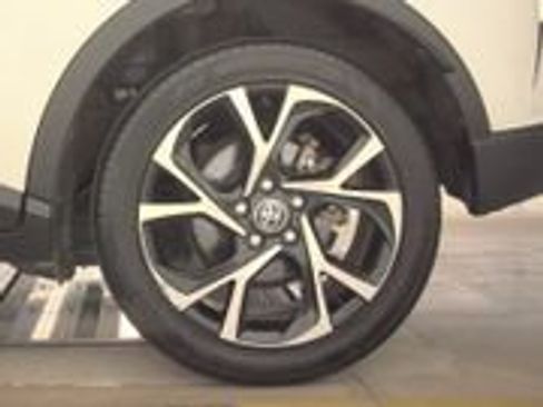 Used 2020 Toyota C-HR XLE FWD image 20