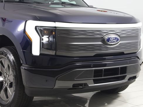 Used 2023 Ford F150 Lightning Lariat AWD/4WD image 41