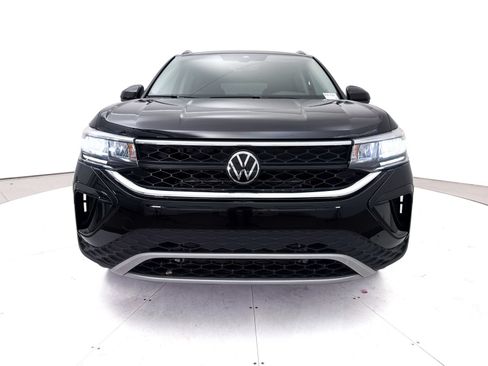 Used 2024 Volkswagen Taos SE FWD image 10