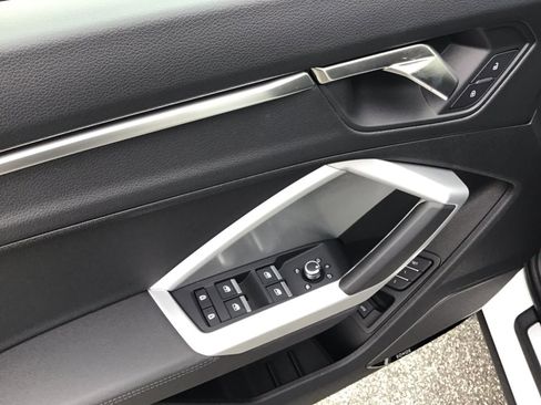 New 2025 Audi Q3 2.0T Premium image 31