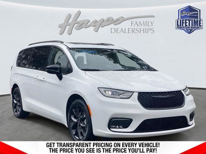 New 2026 Chrysler Pacifica Limited