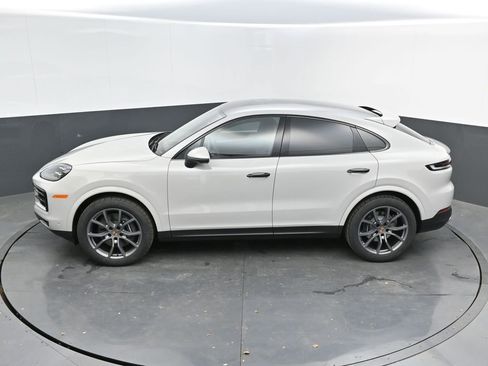New 2025 Porsche Cayenne Coupe image 31