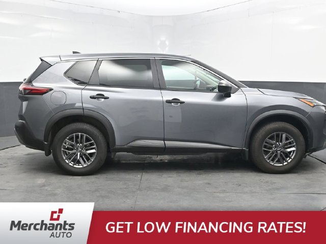 Used 2023 Nissan Rogue S AWD/4WD image 9