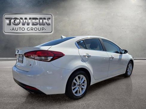 Used 2017 Kia Forte S w/ S Technology Package FWD image 5