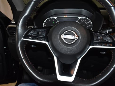 Used 2023 Nissan Altima 2.5 SR w/ SR Premium Package image 13