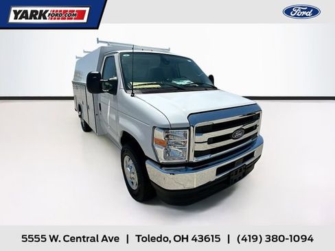 New 2026 Ford E-350 and Econoline 350 Super Duty w/ Power Equipment Group RWD image 1