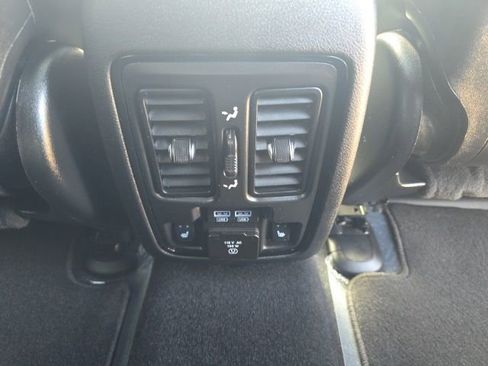 Used 2025 Dodge Durango GT AWD/4WD image 6