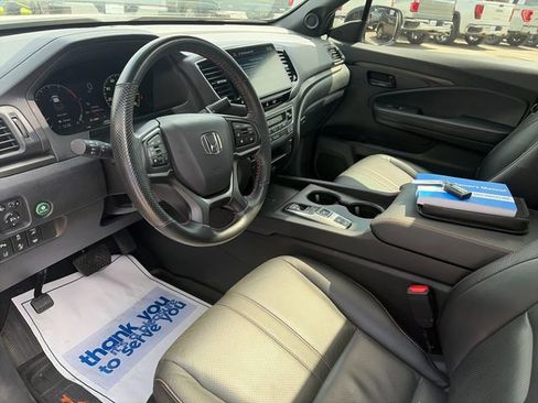 Used 2025 Honda Ridgeline TrailSport image 11