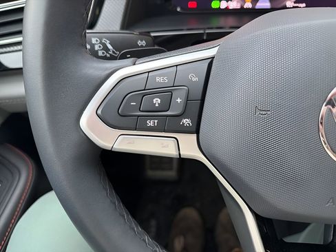 Used 2024 Volkswagen Atlas Peak Edition SE image 16